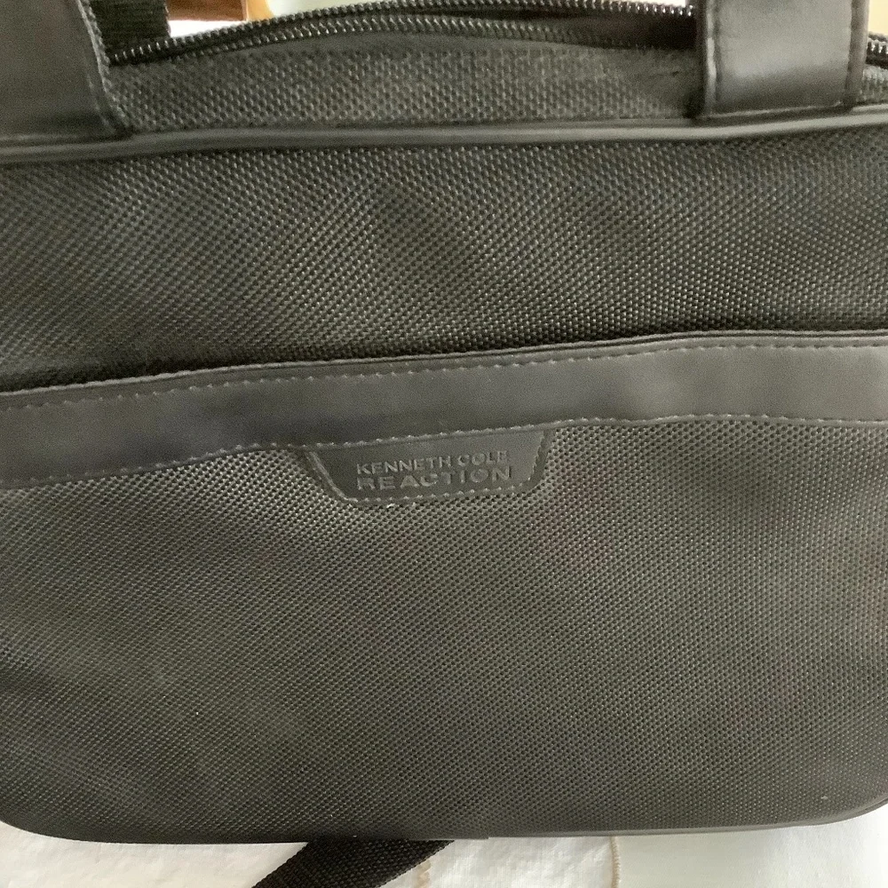 NWOT Kenneth Cole Notebook bag